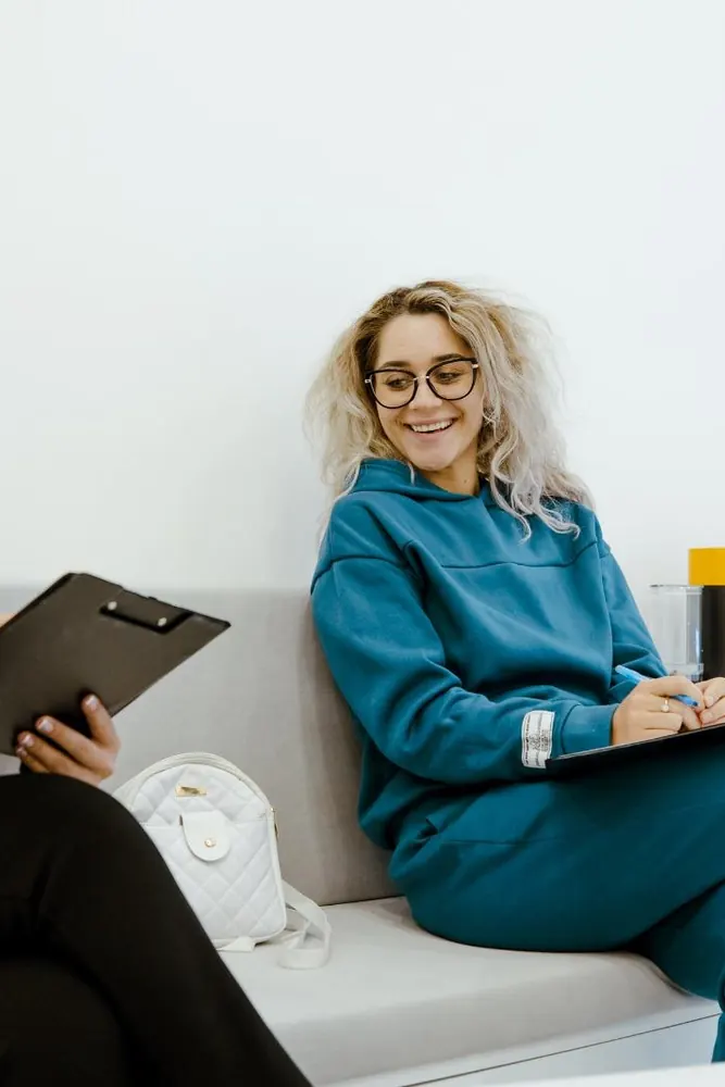 Medic Dentalix în timpul unui tratament, clinica din Topoloveni, galerie foto 2