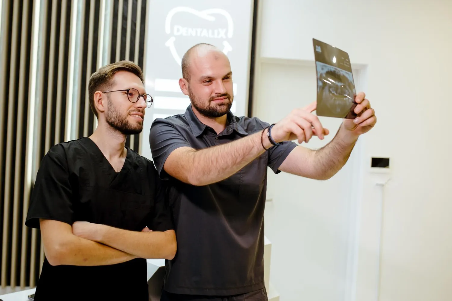 Recepția clinicii Dentalix din Băicoi, Strada 9 Mai 102, galerie foto 3