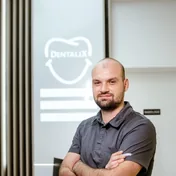 Dr. Banu Marius, Owner & Medic Specialist Stomatologie Generală cu competență în Implantologie și Estetică dentară · competențe în chirurgie stomatologică și maxilo-facială