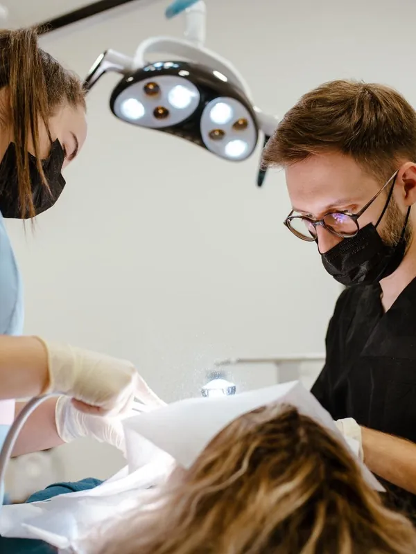 Parodontologie, tratamentul gingiilor la Dentalix Topoloveni și Băicoi